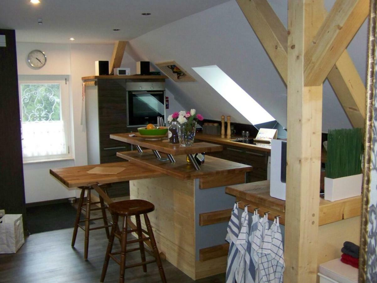 Loft-Ferienwohnung Zur "Kfz-Schenke" Apolda Exterior photo